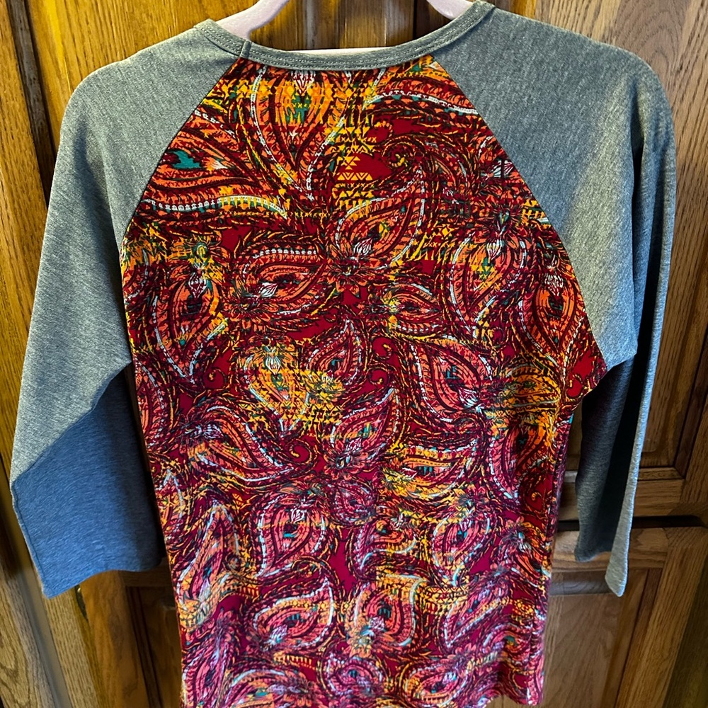 LulaRoe Paisley Randy top - Picture 2 of 4